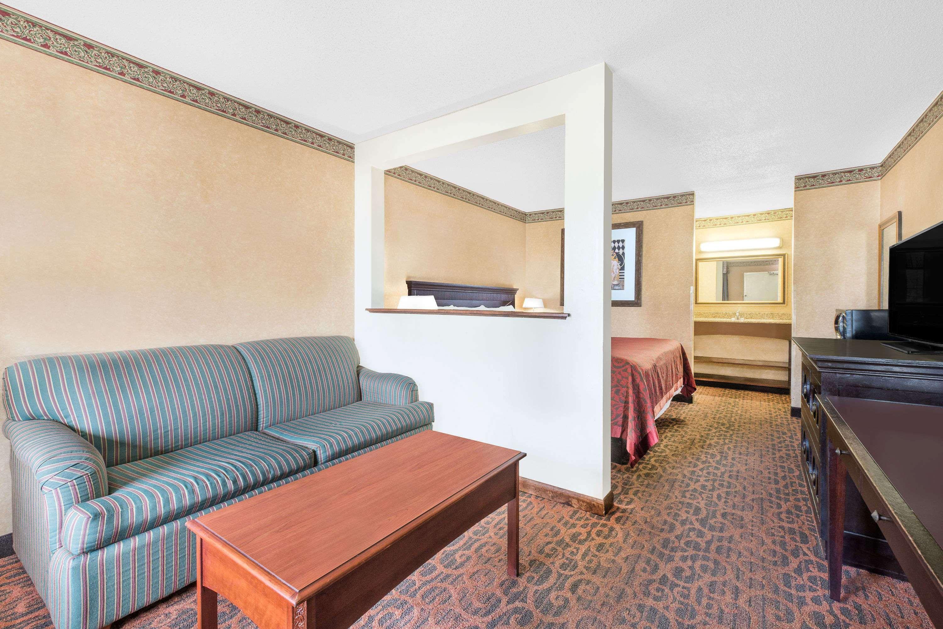 Hotel Days & By Wyndham 3*